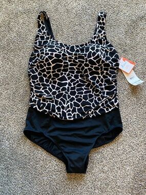 Catalina NWT Black and White Giraffe-Print One-Piece Swim